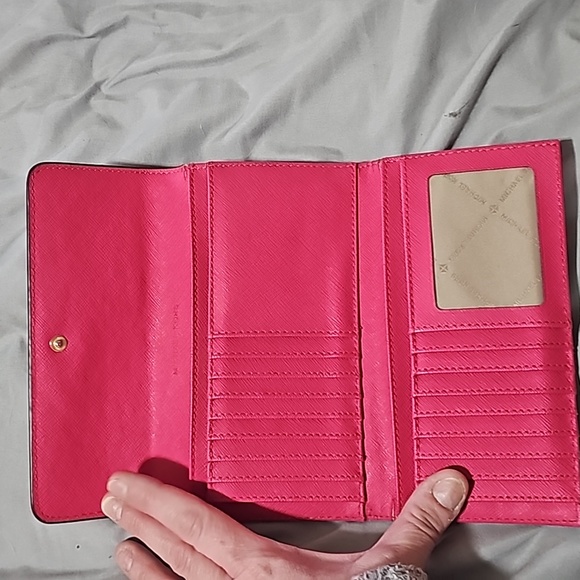 MICHAEL KORS WALLET - Picture 4 of 4